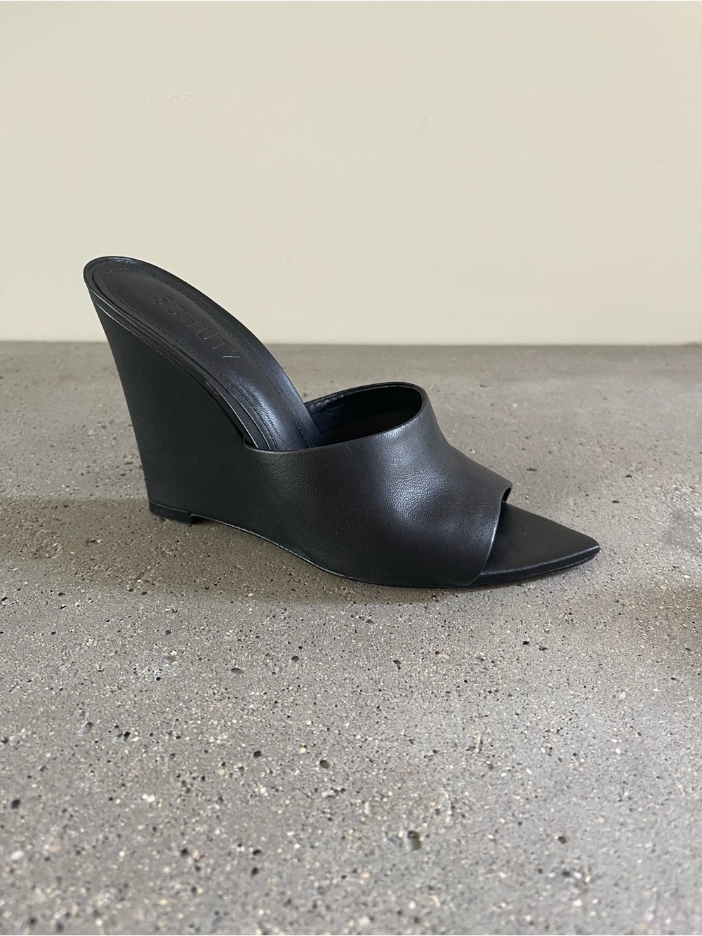 SCHUTZ Black Leather Open-Toe Wedge Mule